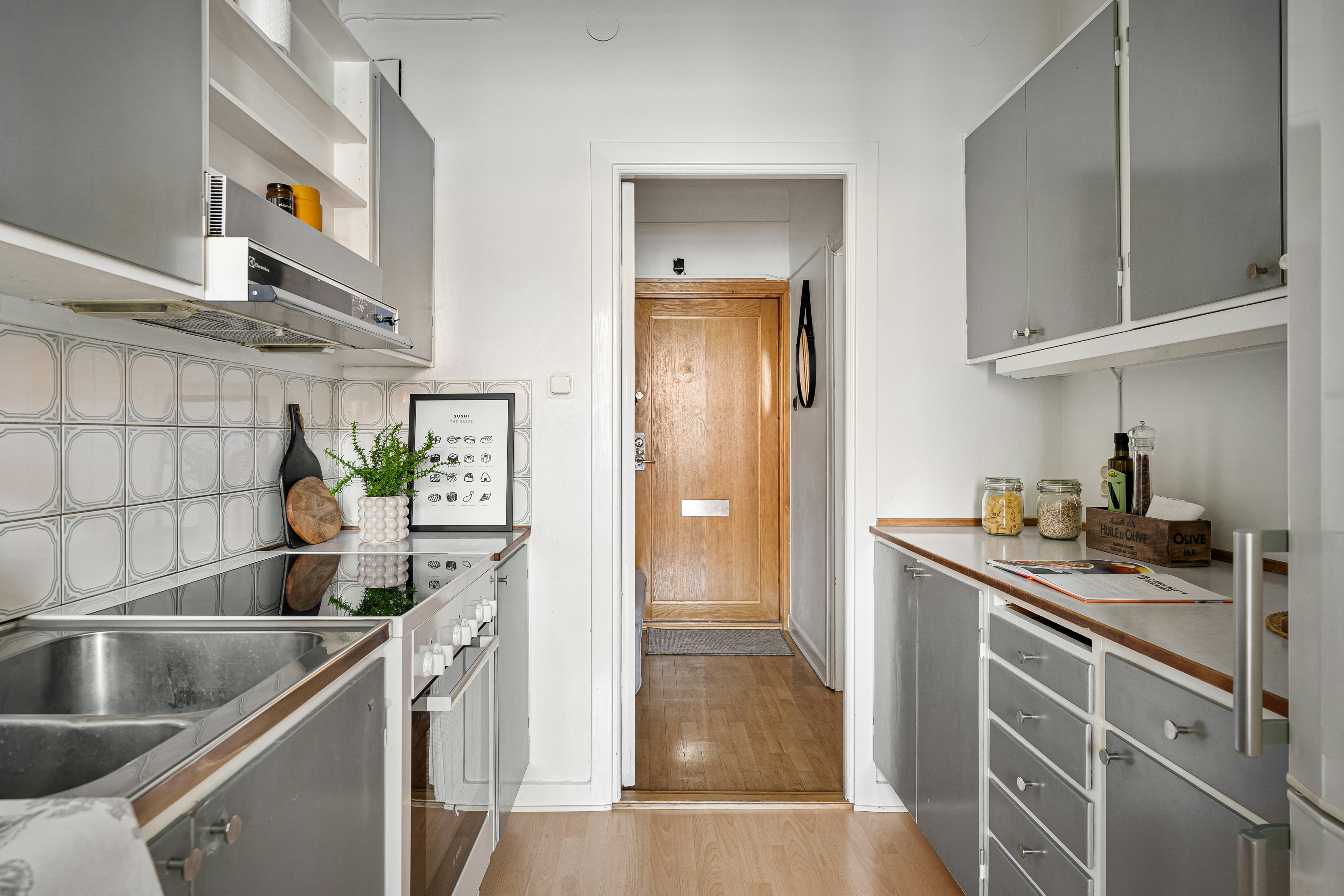 Straight Kitchen